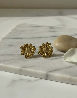 Gold Daisy Stud Earrings