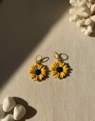 Sunny Bloom Daisy Earrings