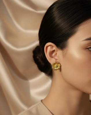 Gold Daisy Stud Earrings